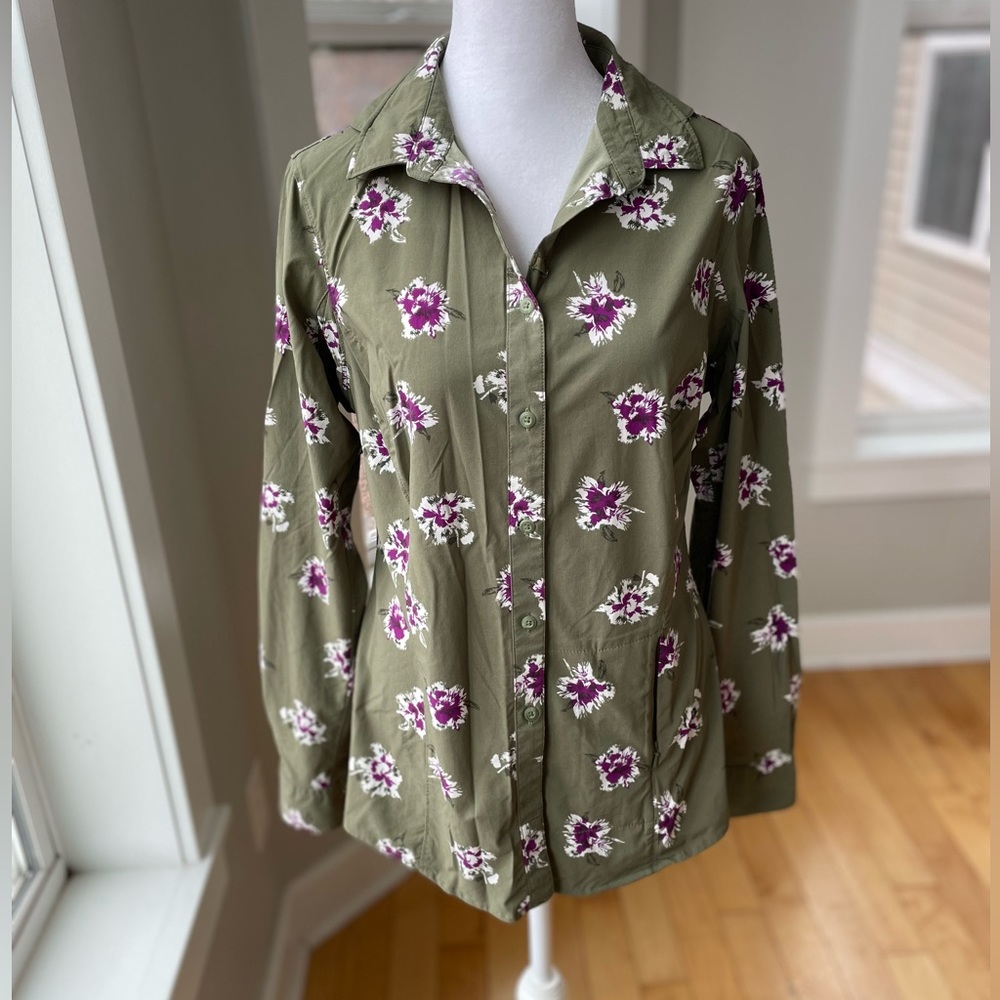 Duluth Trading Co Olive Green Purple Floral Nylon Button Down Fishing Shirt XS